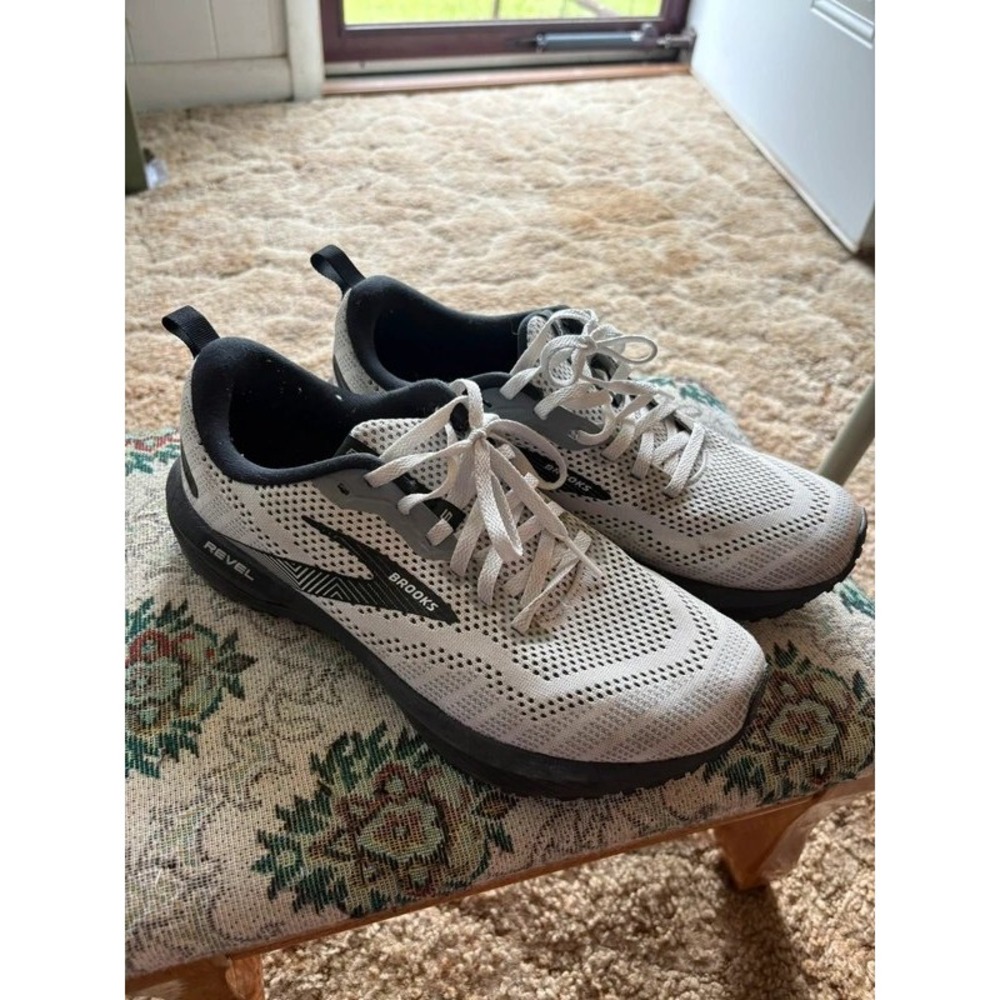 Brooks Revel 5 Womens Running Shoes White Black Grey Sneakers 1203371B112